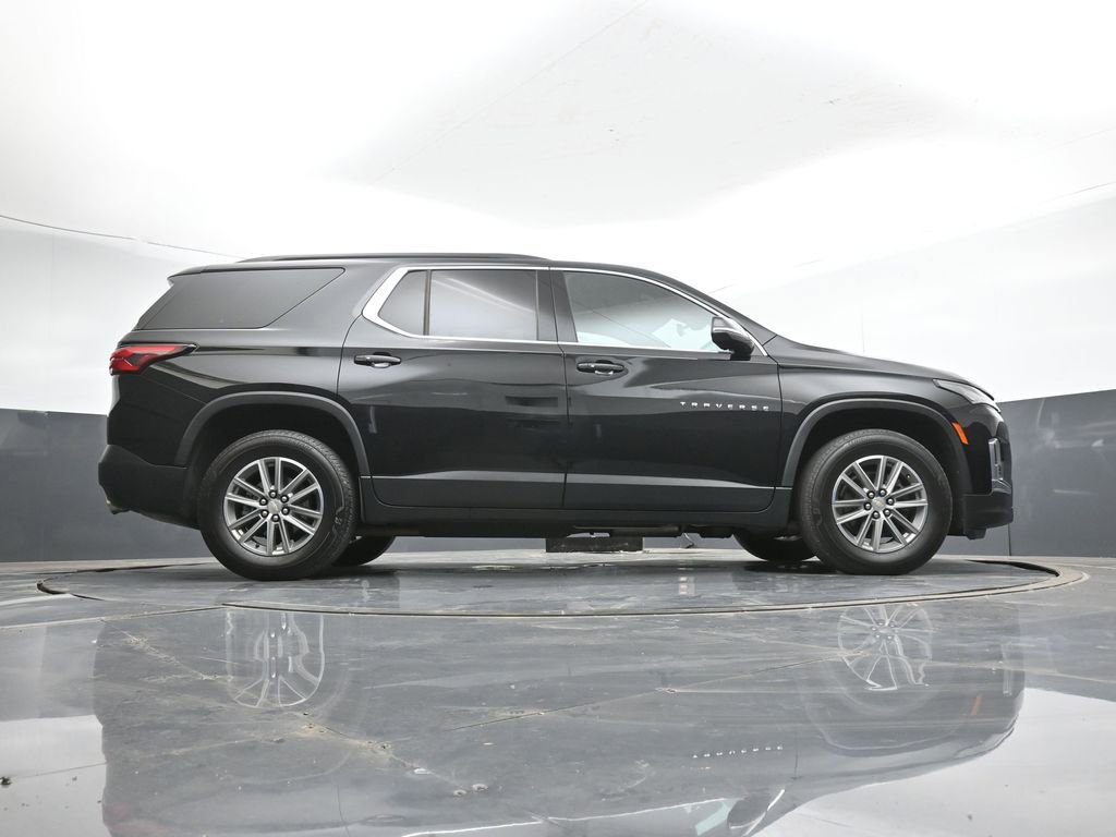 Used 2023 Chevrolet Traverse LT image 47