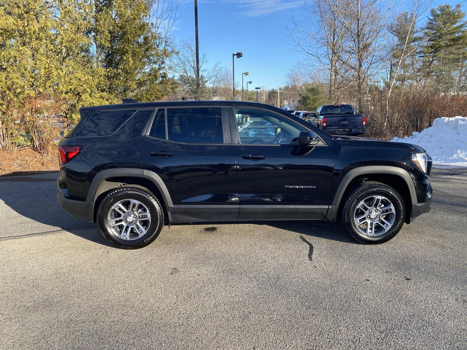 Used 2025 GMC Terrain Elevation image 8