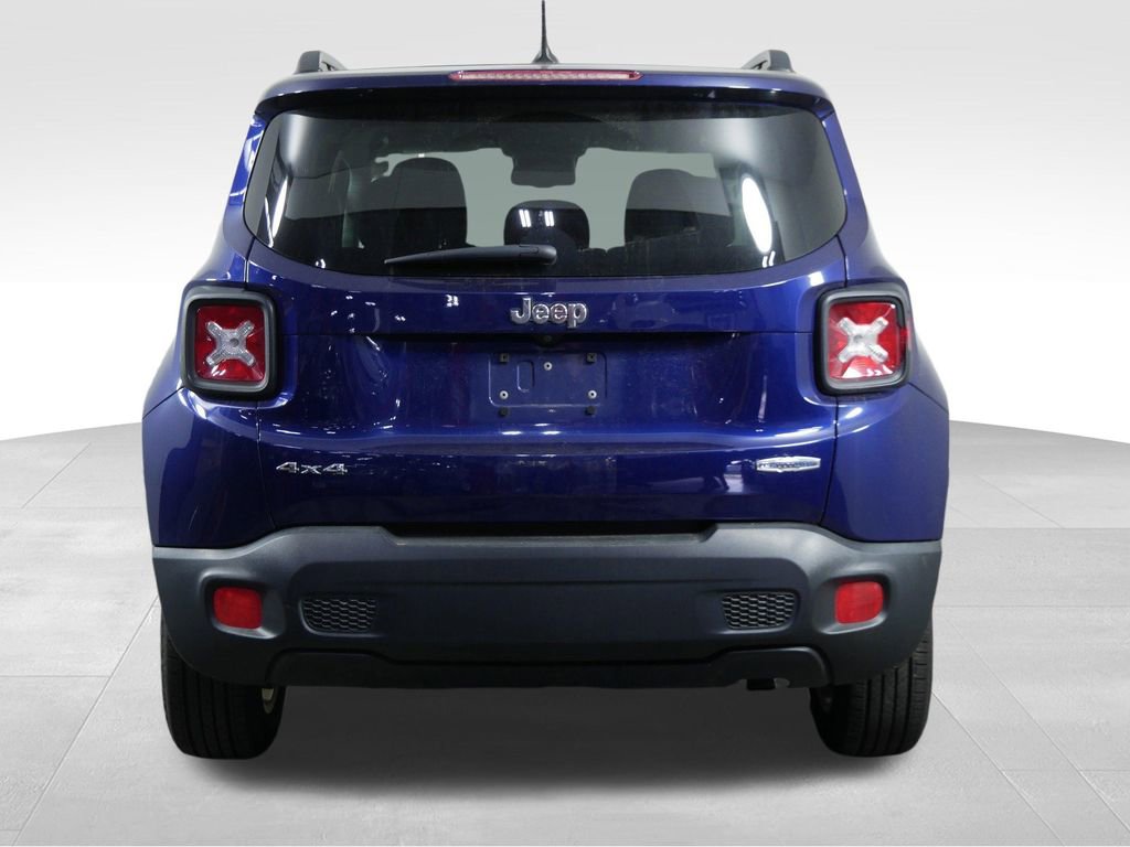 Used 2017 Jeep Renegade Latitude AWD/4WD image 9