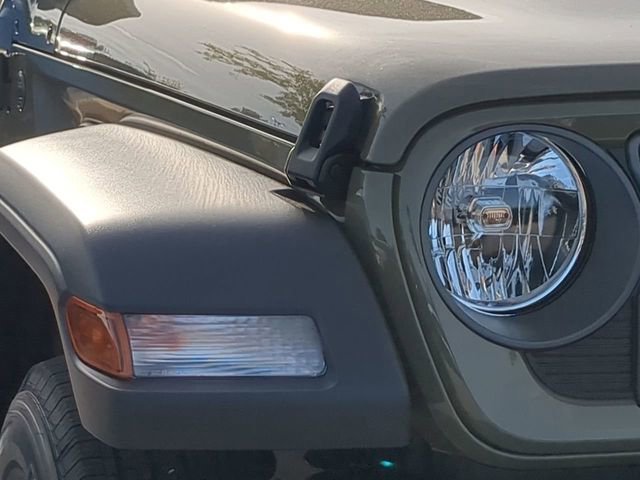 New 2025 Jeep Gladiator Sport AWD/4WD image 9