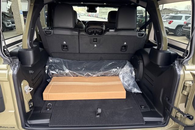 New 2025 Jeep Wrangler Unlimited Rubicon 392 image 13