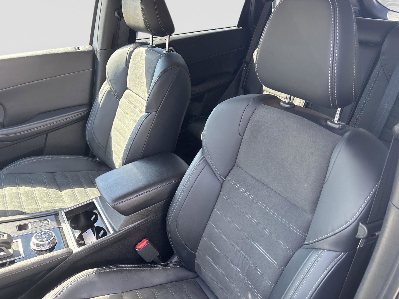 Used 2024 Mitsubishi Outlander 4WD Plug-In Hybrid image 15