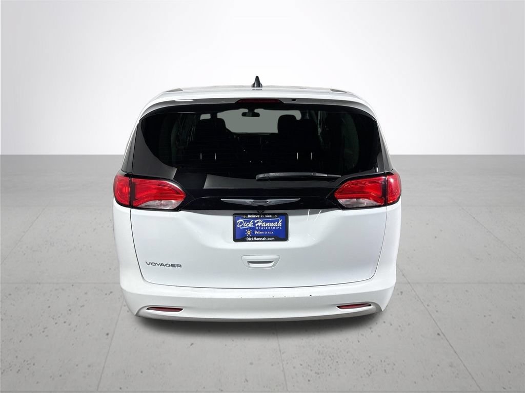 Used 2022 Chrysler Voyager LX FWD image 7