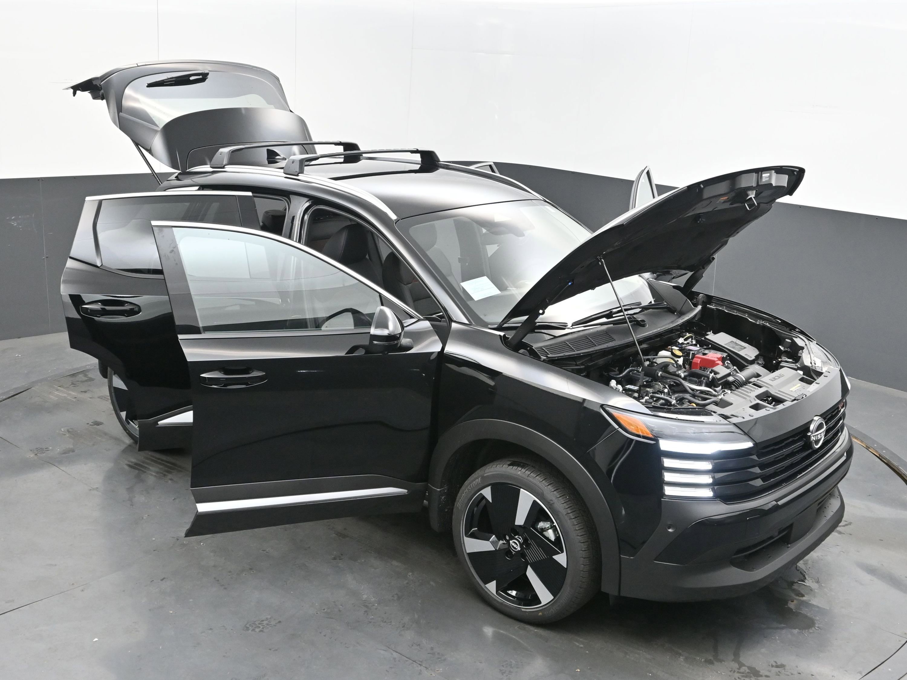 New 2026 Nissan Kicks SR w/ Cold Weather Package image 37