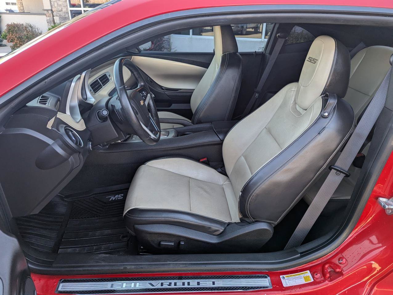 Used 2012 Chevrolet Camaro SS RWD image 11