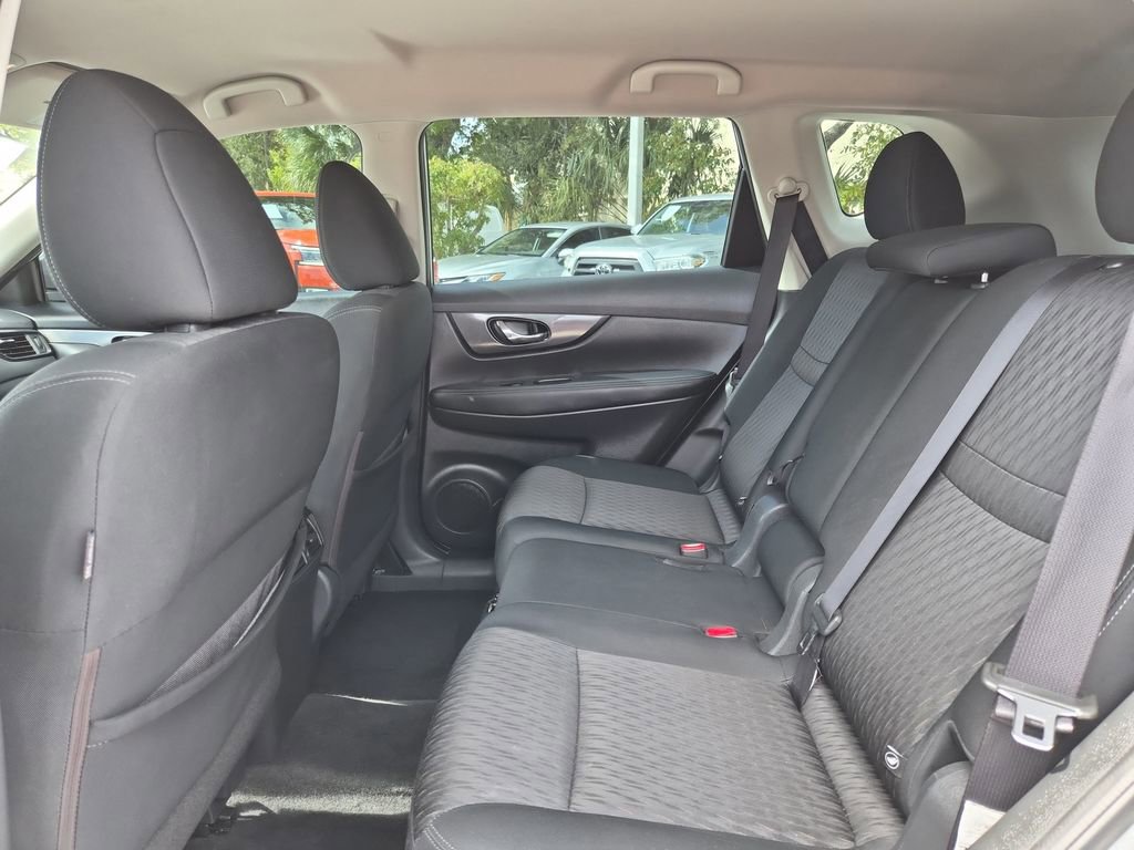 Used 2017 Nissan Rogue S image 16