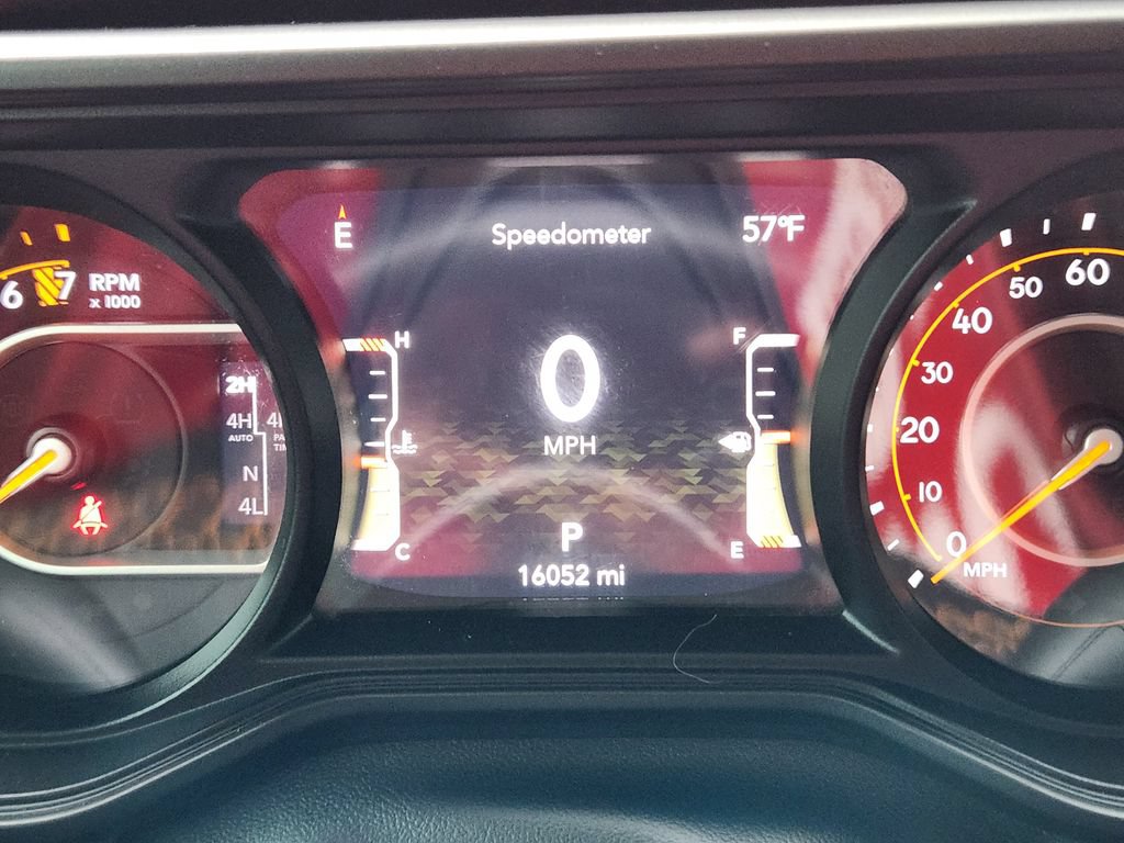 Used 2024 Jeep Gladiator Mojave AWD/4WD image 16