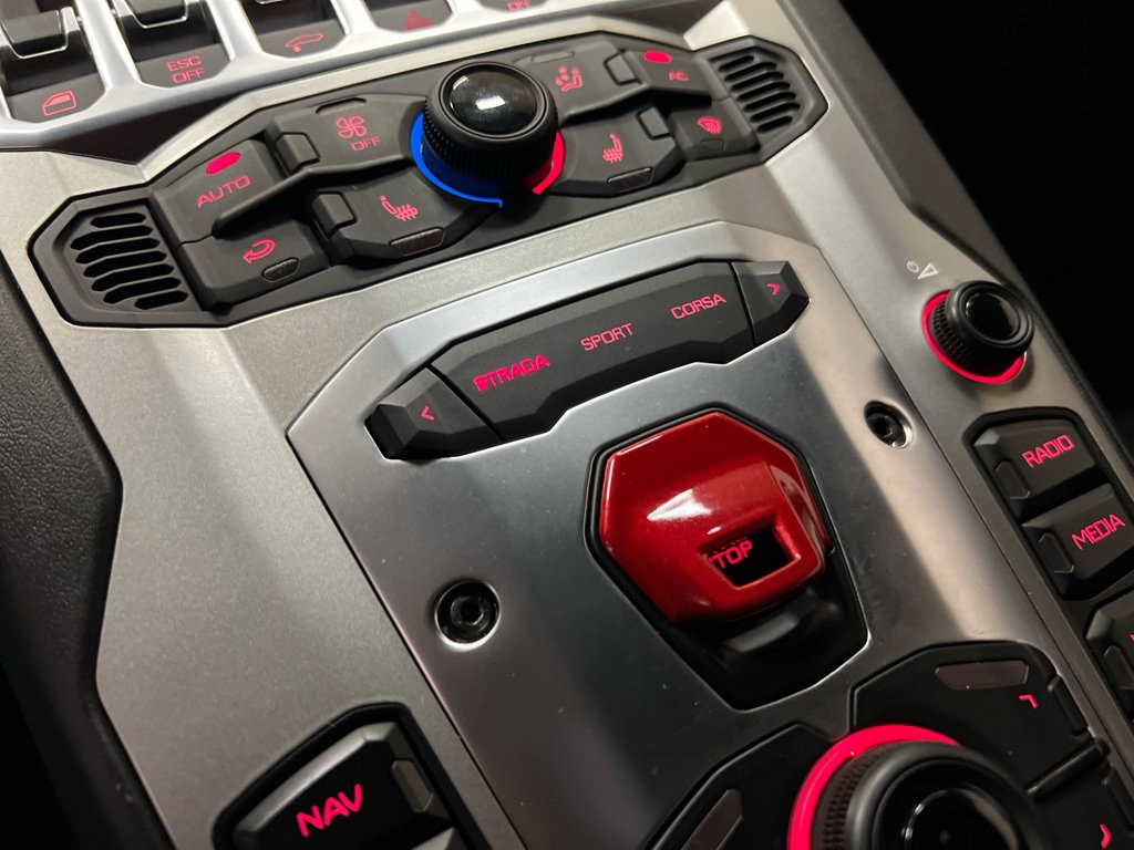 Used 2012 Lamborghini Aventador LP 700-4 image 45