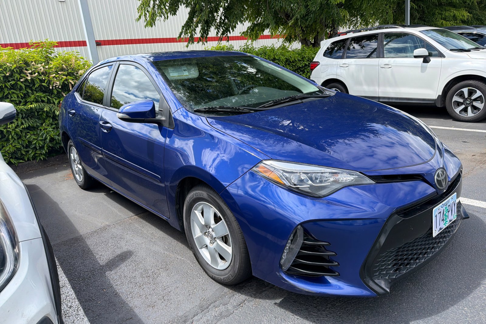 Used 2017 Toyota Corolla SE w/ Body Protection Package FWD image 2