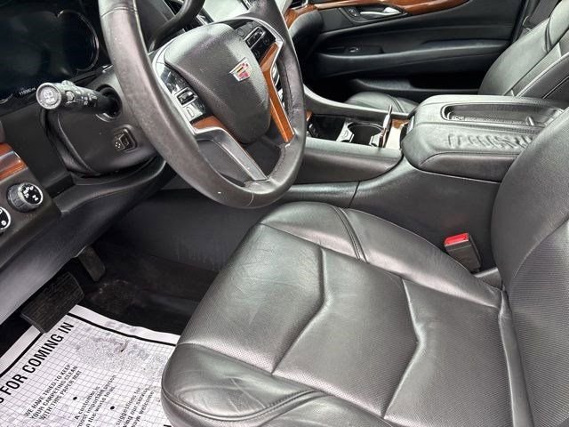 Used 2017 Cadillac Escalade Luxury image 11