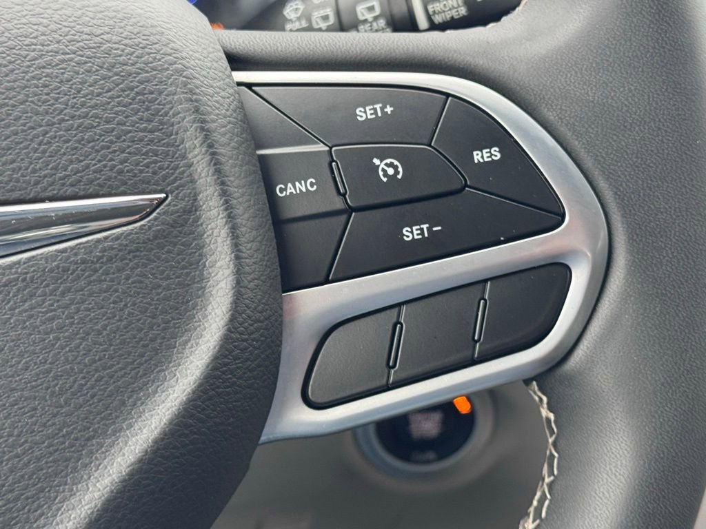 Used 2023 Chrysler Voyager LX FWD image 24