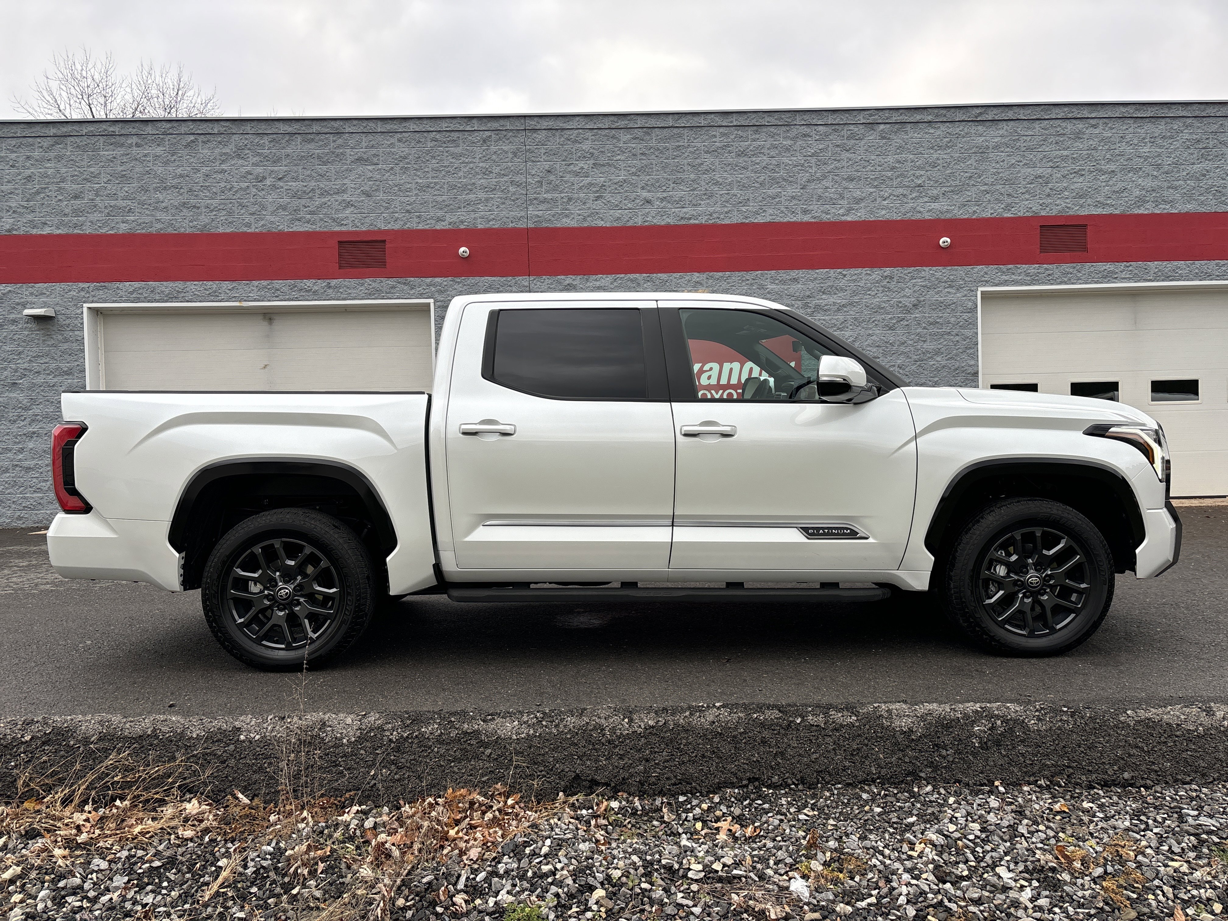 Used 2025 Toyota Tundra Platinum video 2