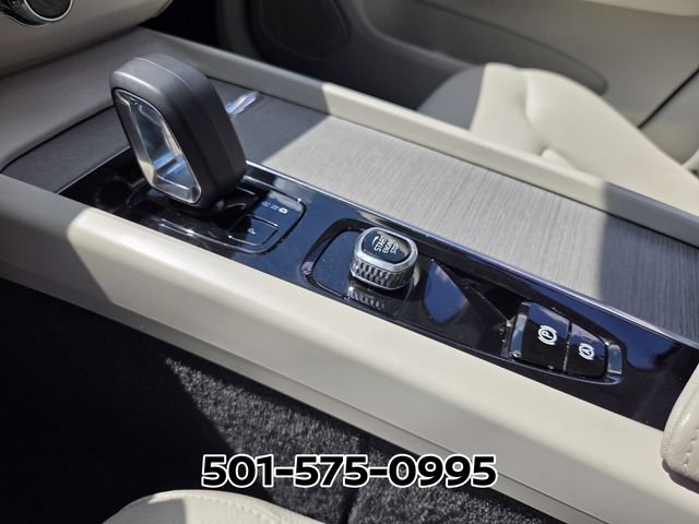 Used 2023 Volvo XC60 B5 Plus AWD/4WD image 28