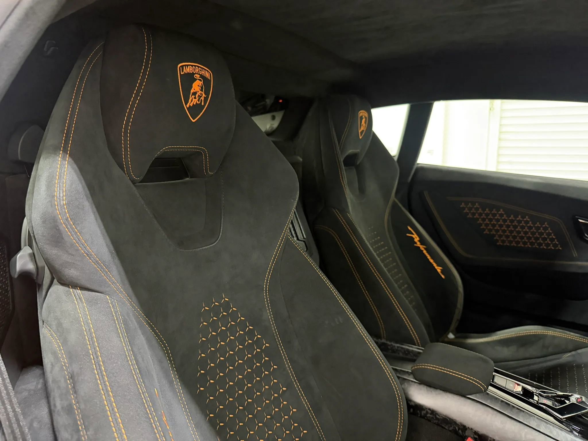Used 2018 Lamborghini Huracan Performante AWD/4WD image 39