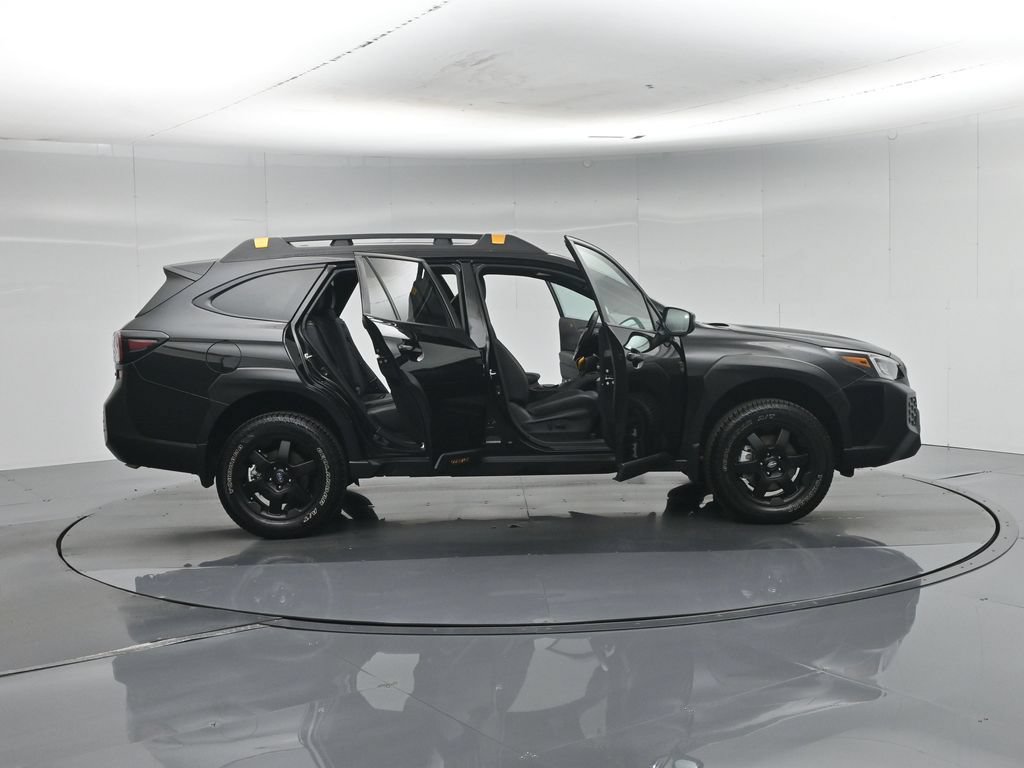 Used 2025 Subaru Outback Wilderness AWD/4WD image 5
