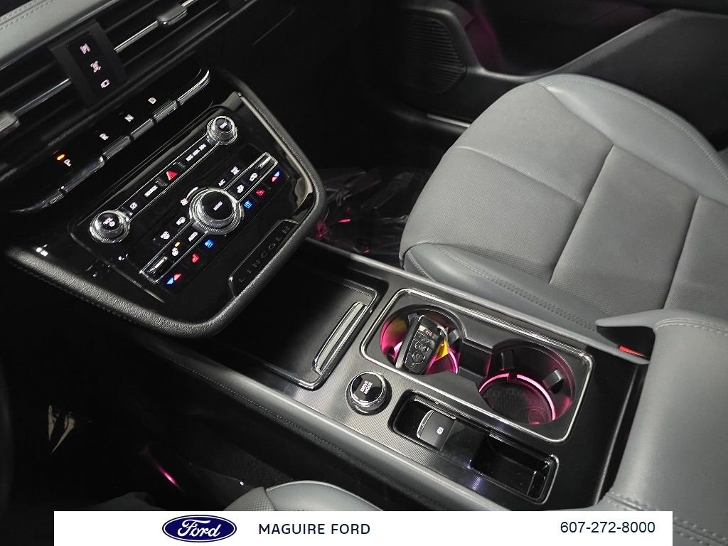Used 2021 Lincoln Corsair AWD w/ Premium Package image 30