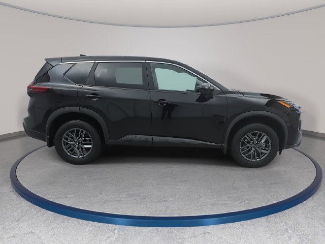 Used 2026 Nissan Rogue SV FWD image 4