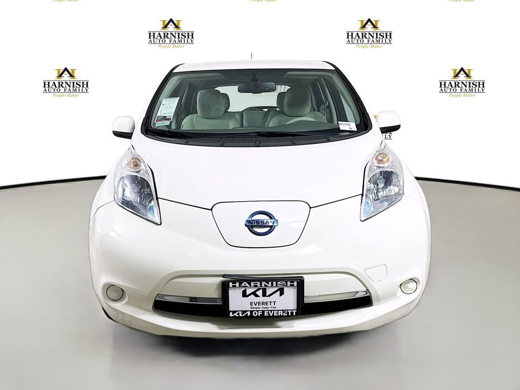 Used 2015 Nissan Leaf SV FWD image 2