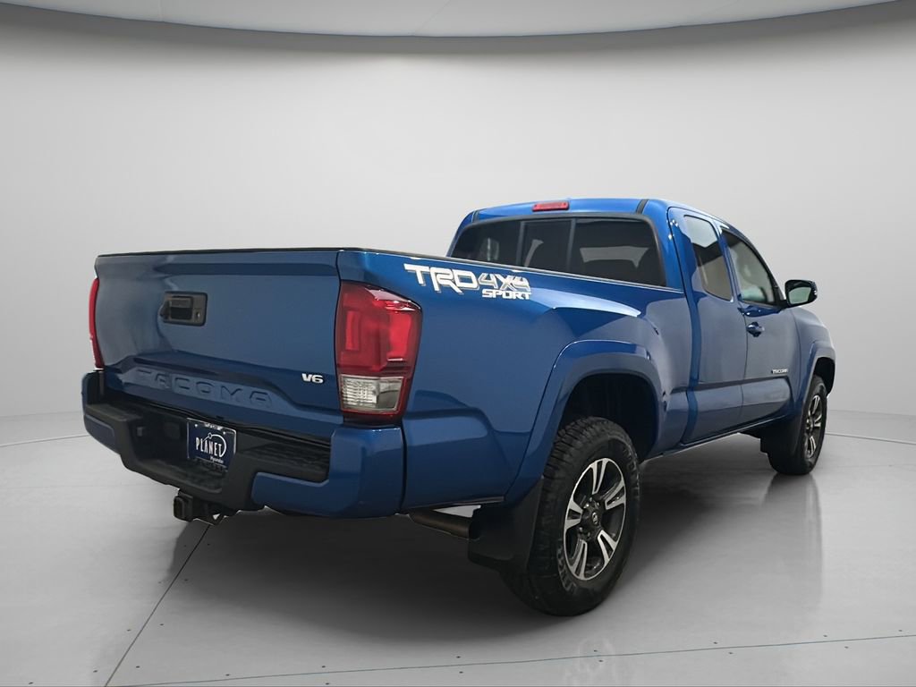 Used 2016 Toyota Tacoma TRD Sport w/ Towing Package AWD/4WD image 7