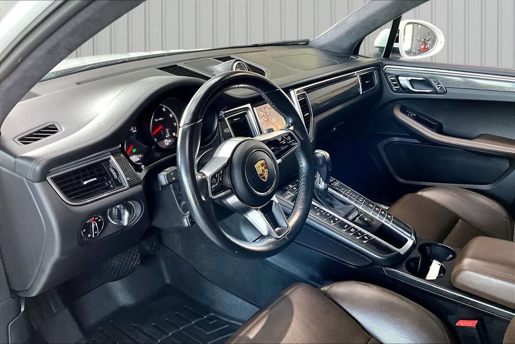 Used 2015 Porsche Macan Turbo AWD/4WD image 16