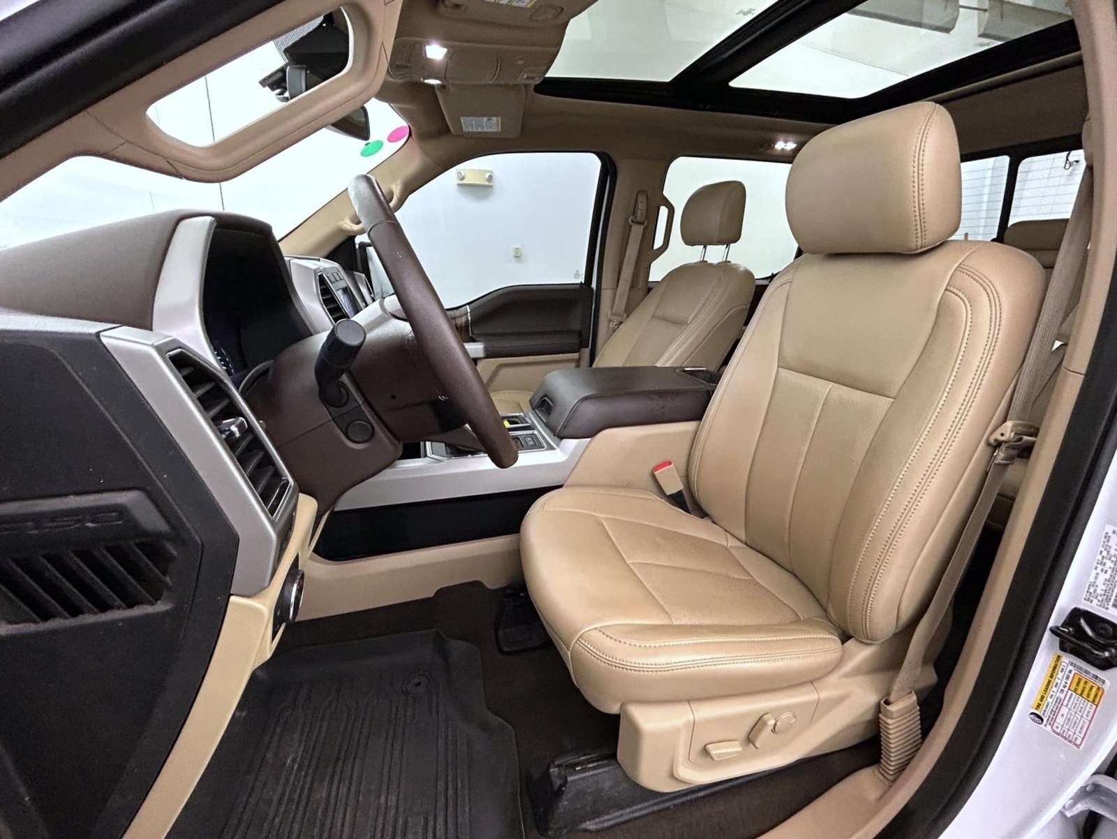 Used 2019 Ford F150 Lariat w/ Equipment Group 502A Luxury AWD/4WD image 11