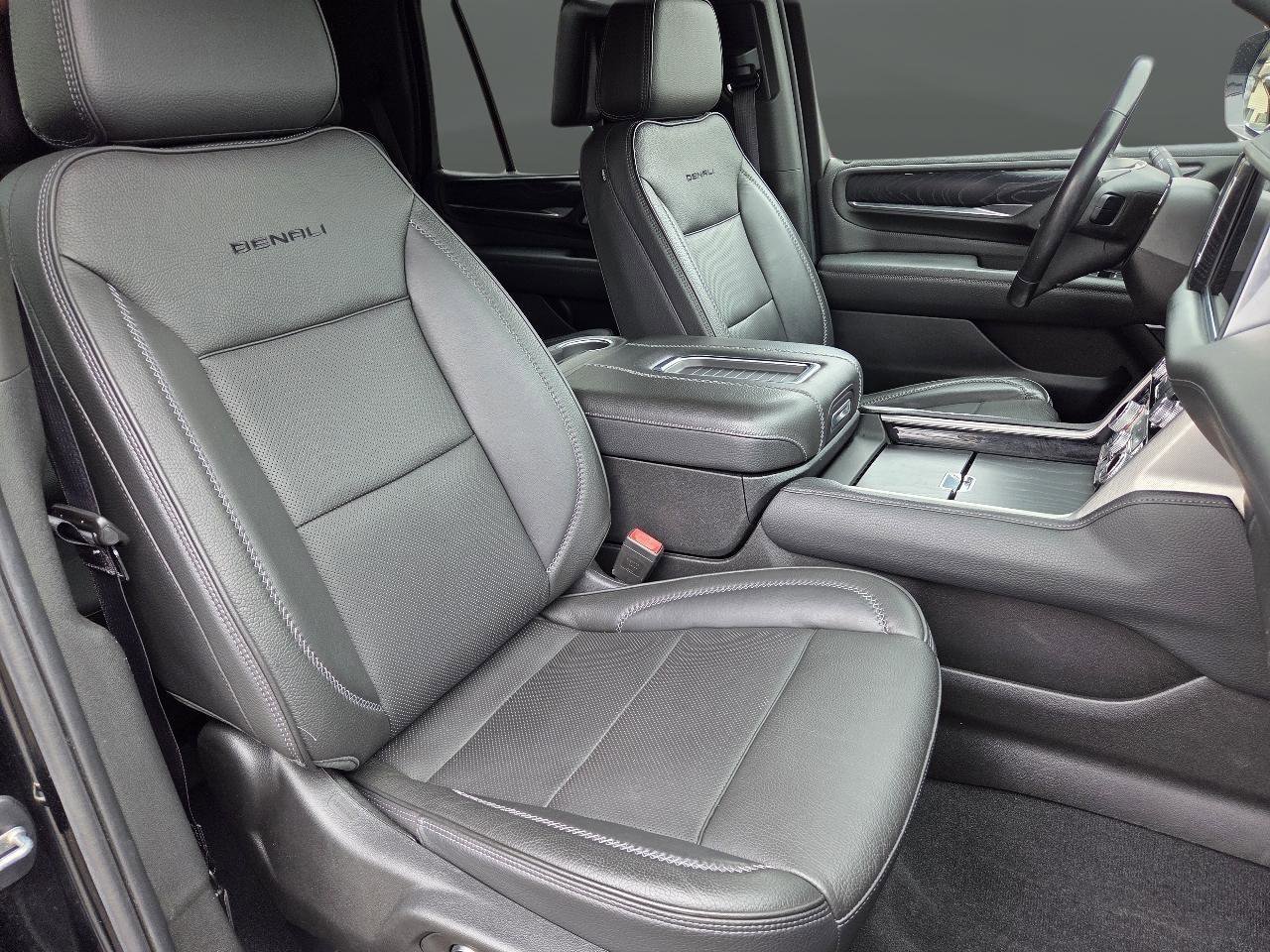 Used 2021 GMC Yukon Denali w/ Denali Ultimate Package image 25