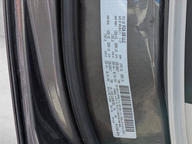 Used 2017 Chrysler Pacifica Touring-L Plus FWD image 16