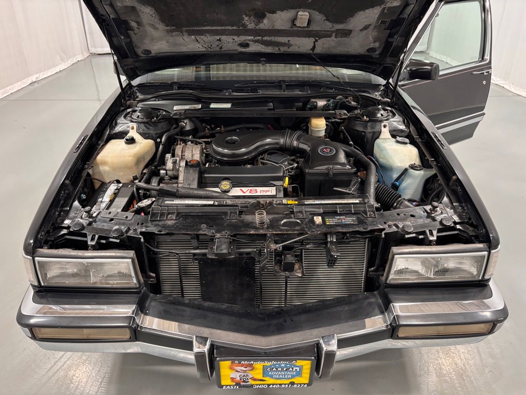 Used 1993 Cadillac Fleetwood Sedan FWD image 28