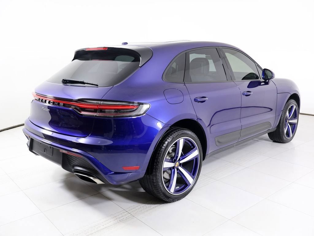 Certified 2024 Porsche Macan image 37