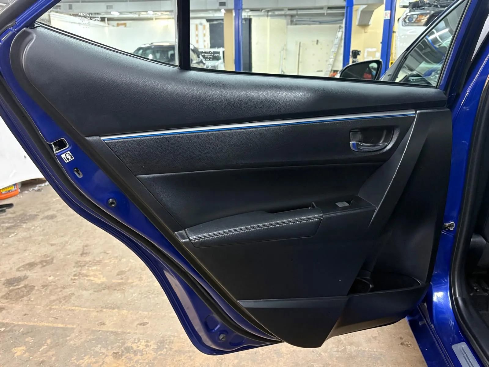 Used 2015 Toyota Corolla S FWD image 28