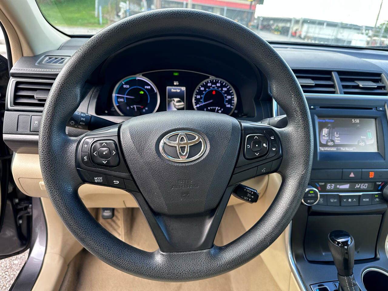 Used 2015 Toyota Camry LE image 16