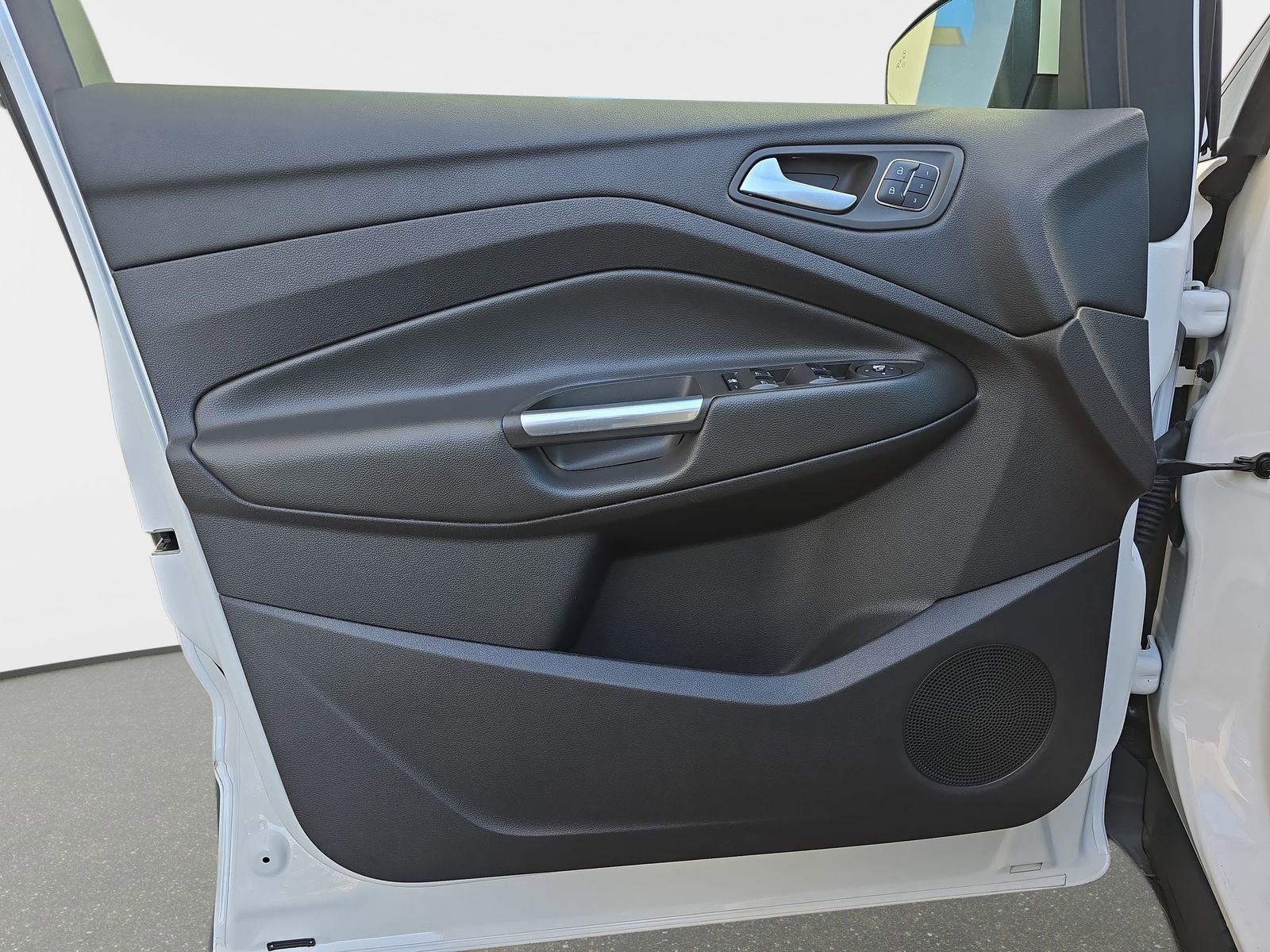 Used 2014 Ford Escape Titanium w/ Equipment Group 401A image 27