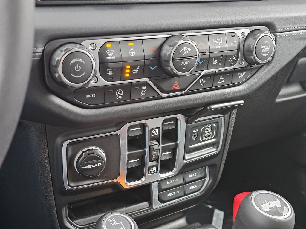 New 2025 Jeep Wrangler Sahara image 21