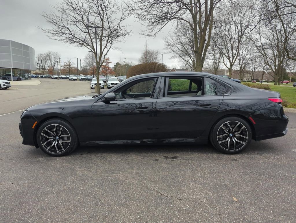 New 2025 BMW 760i xDrive w/ Executive Package image 4