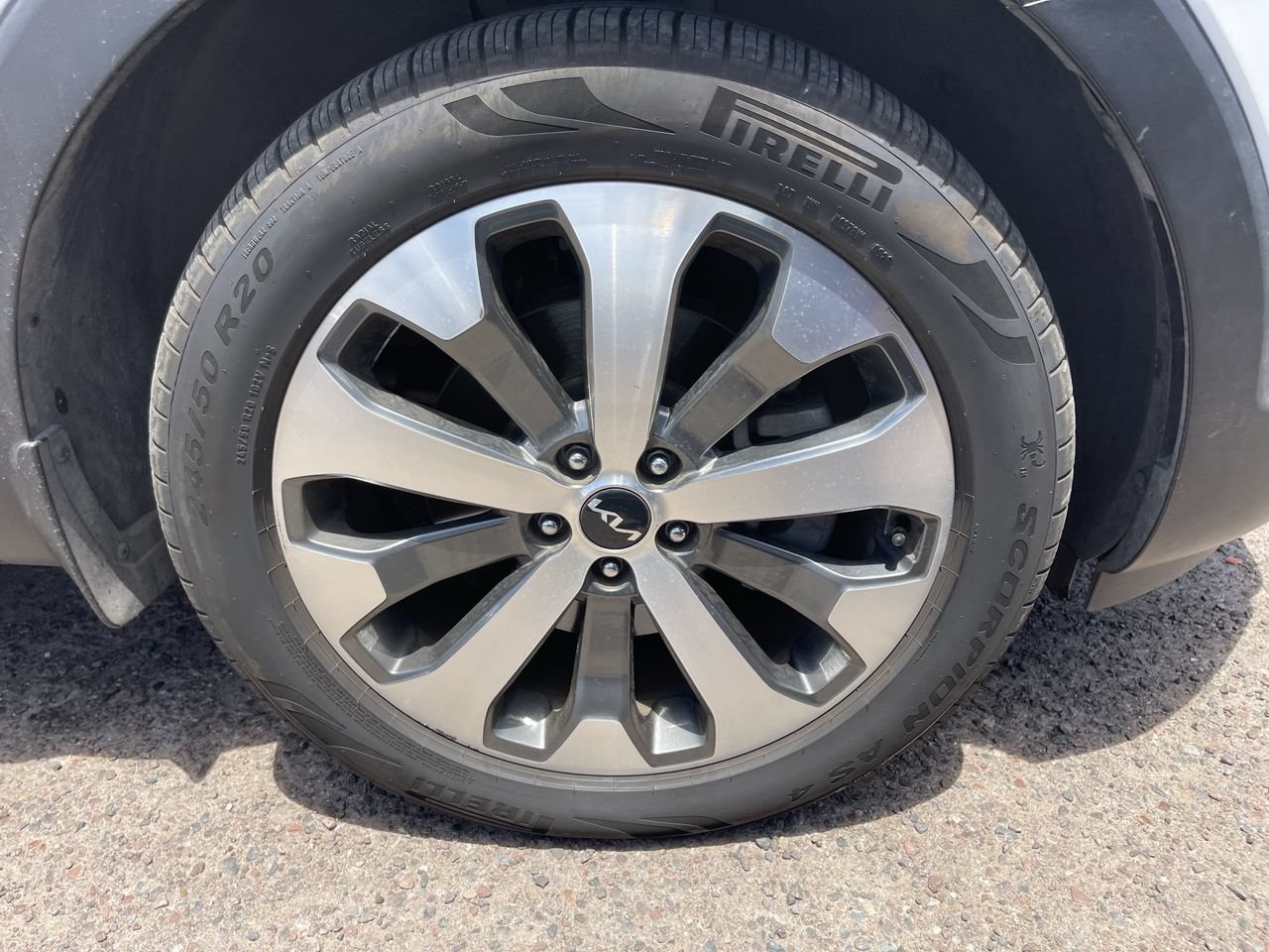 Used 2022 Kia Telluride EX w/ EX Premium Package FWD image 4