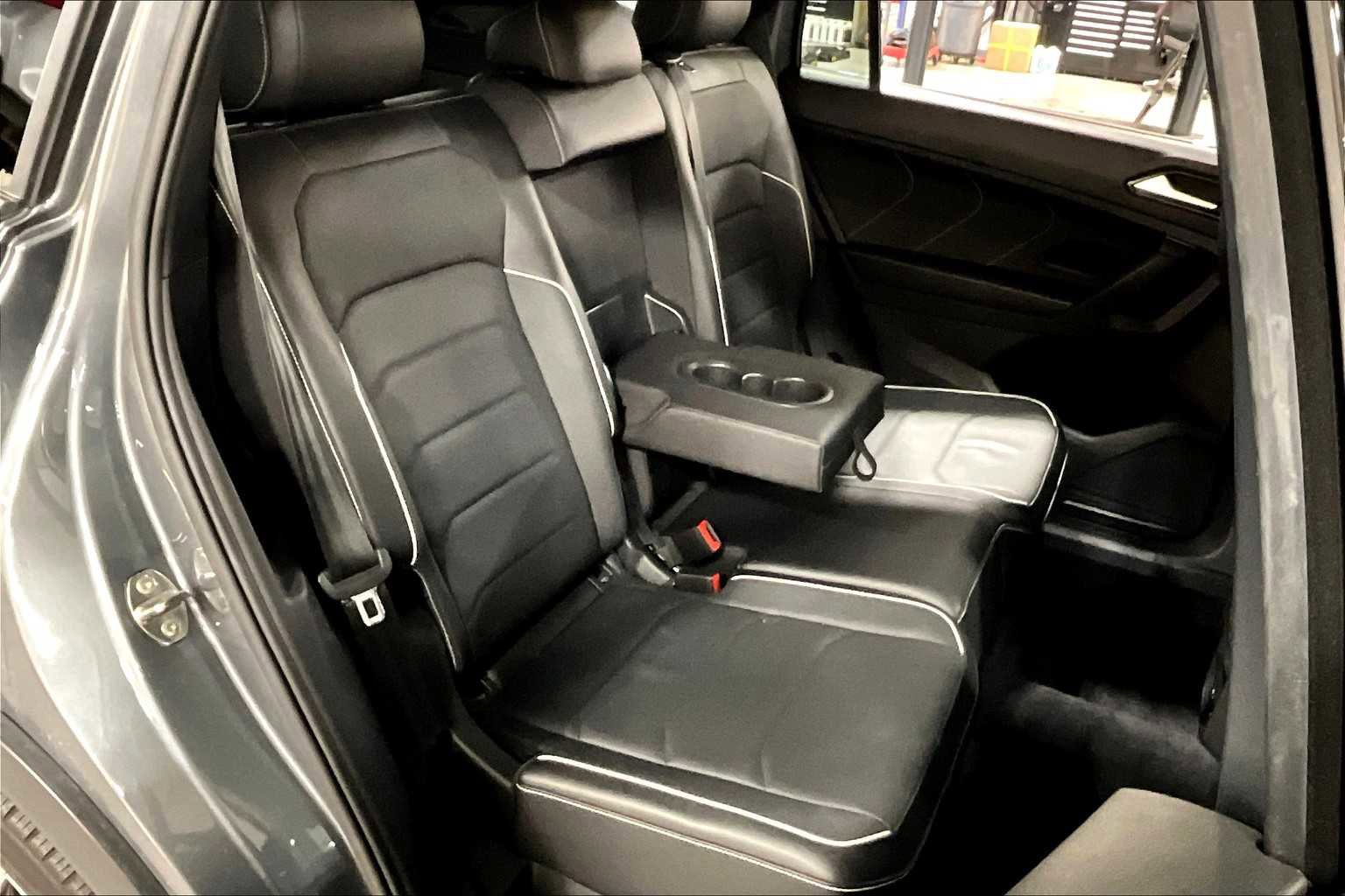 Used 2022 Volkswagen Tiguan SEL R-Line image 18