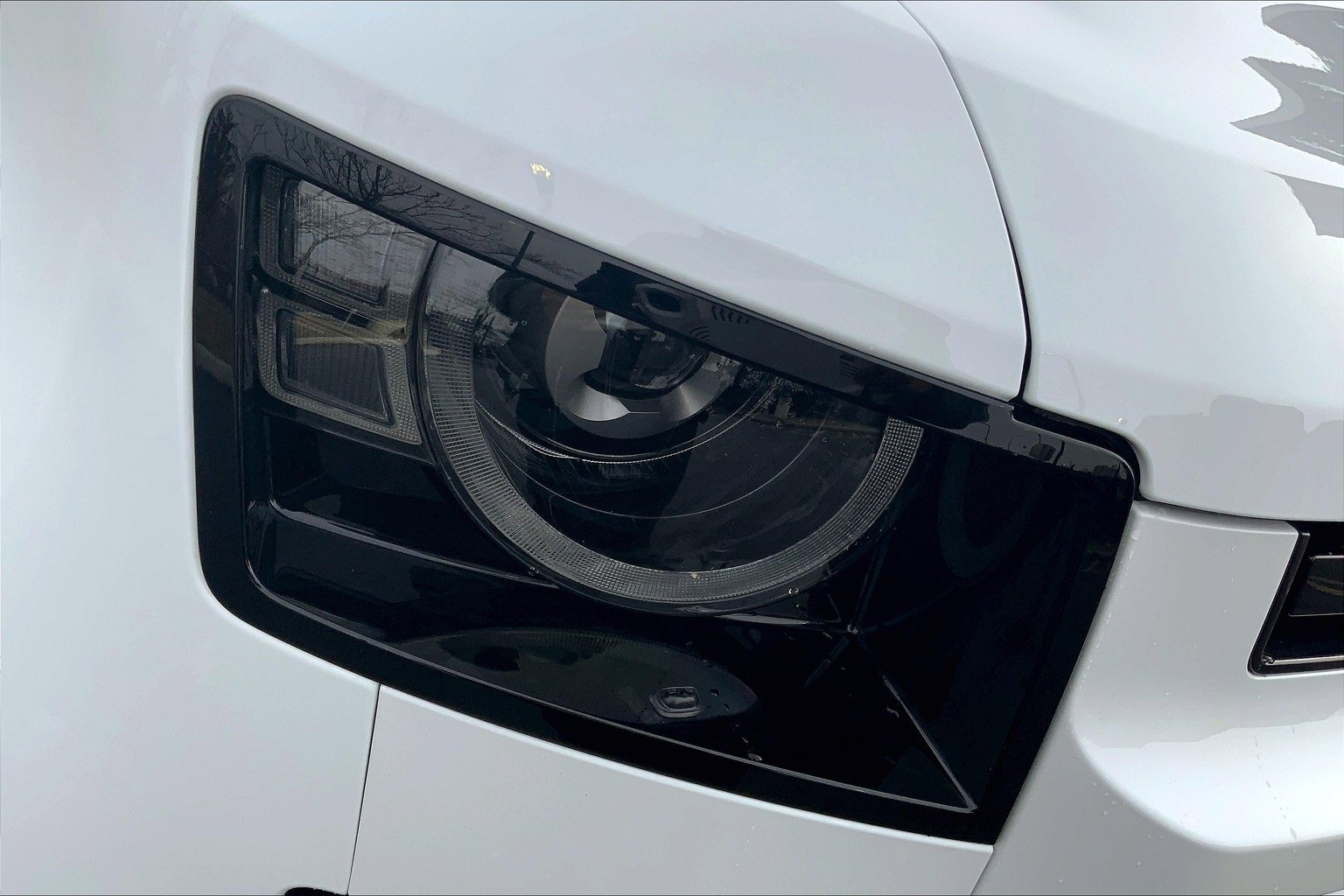 New 2025 Land Rover Defender 90 V8 image 13