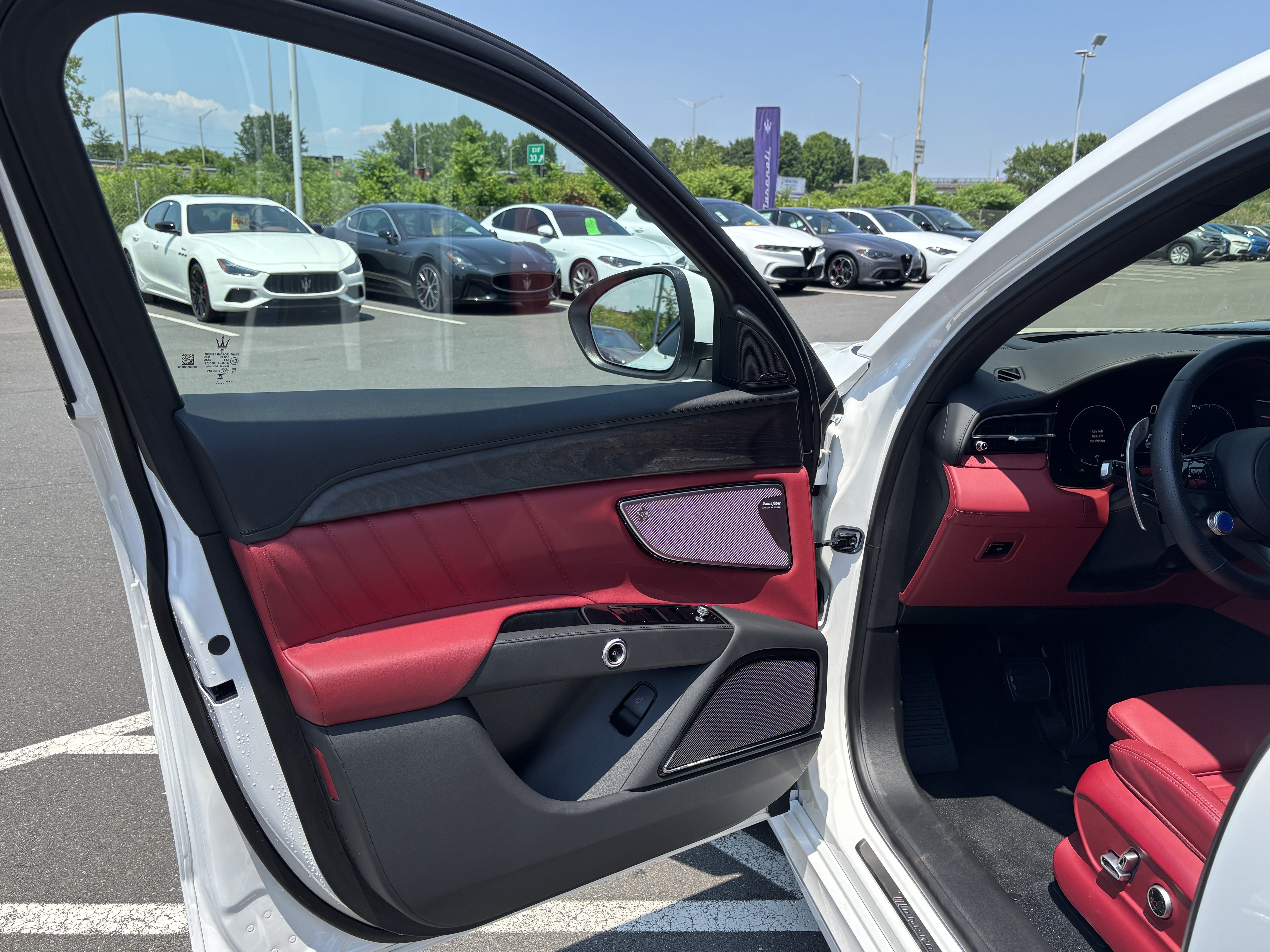 Used 2025 Maserati Grecale Folgore AWD/4WD image 30