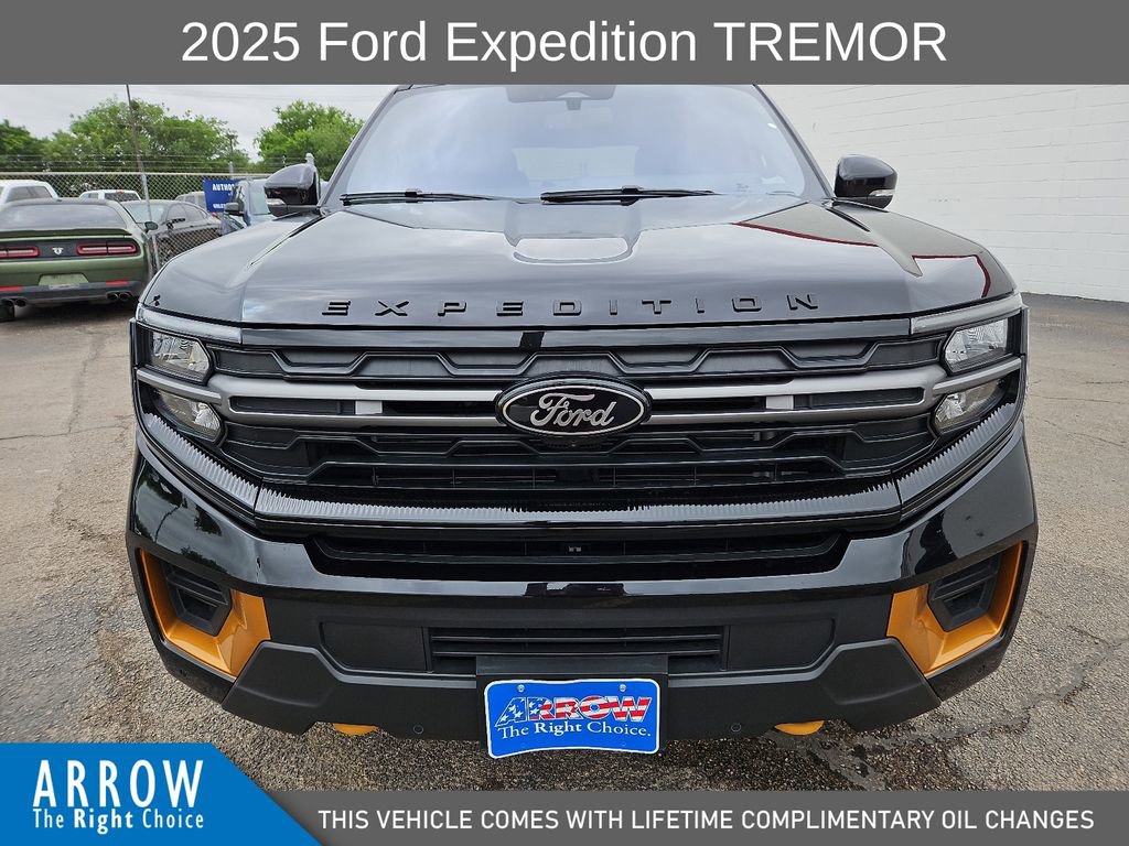 Used 2025 Ford Expedition Tremor AWD/4WD image 3