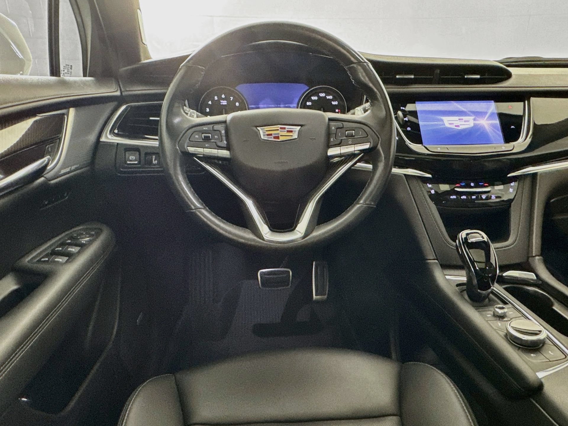Used 2023 Cadillac XT6 Sport w/ Technology Package AWD/4WD image 25