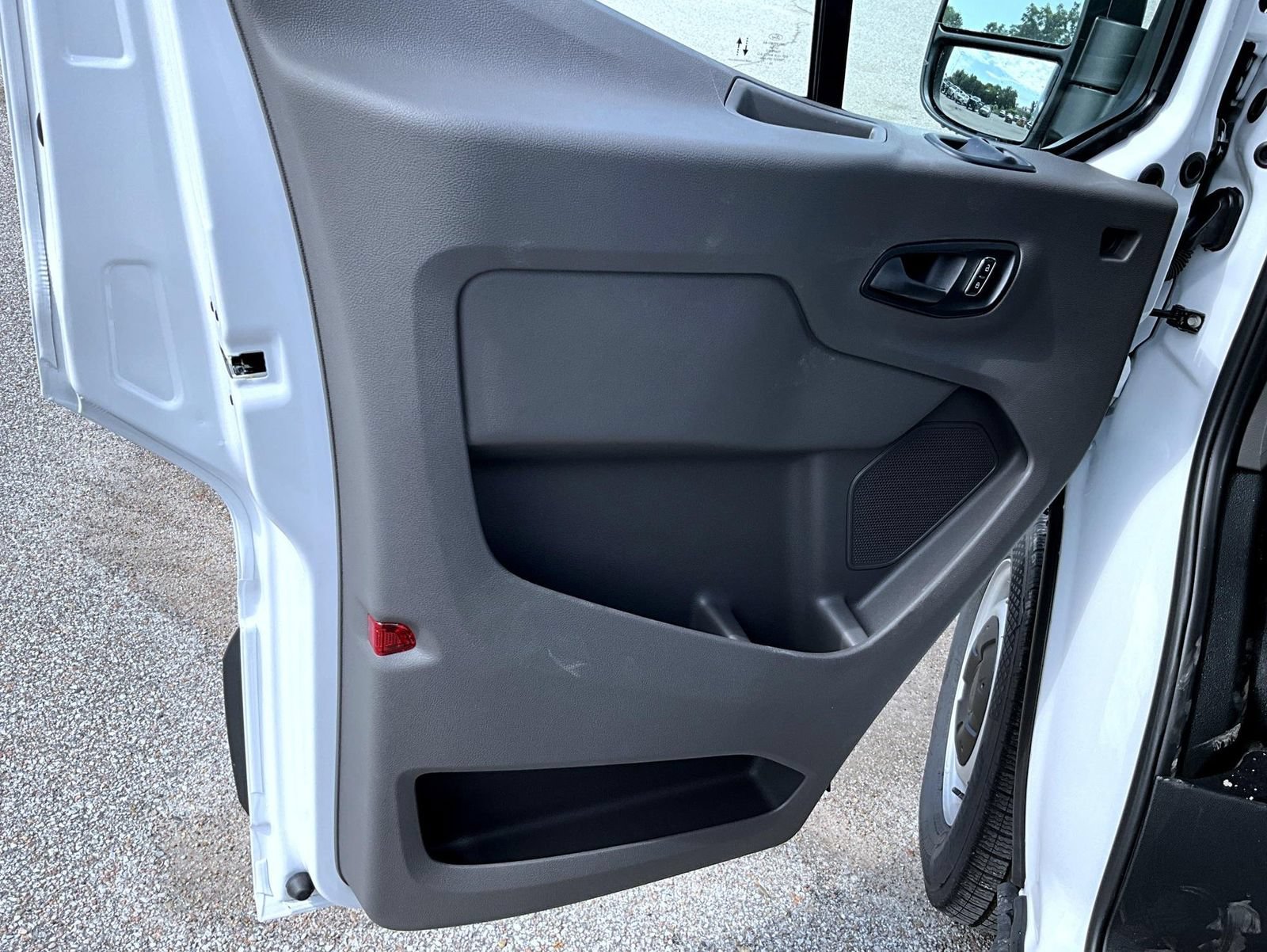New 2027 Ford Transit 250 148 Medium Roof w/ Load Area Protection Package RWD image 10