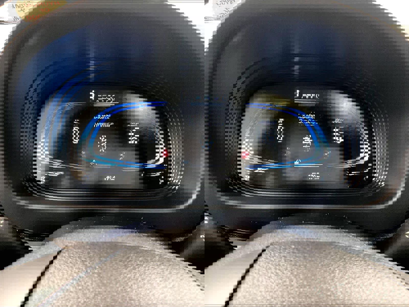 Used 2023 Hyundai Venue SEL image 25