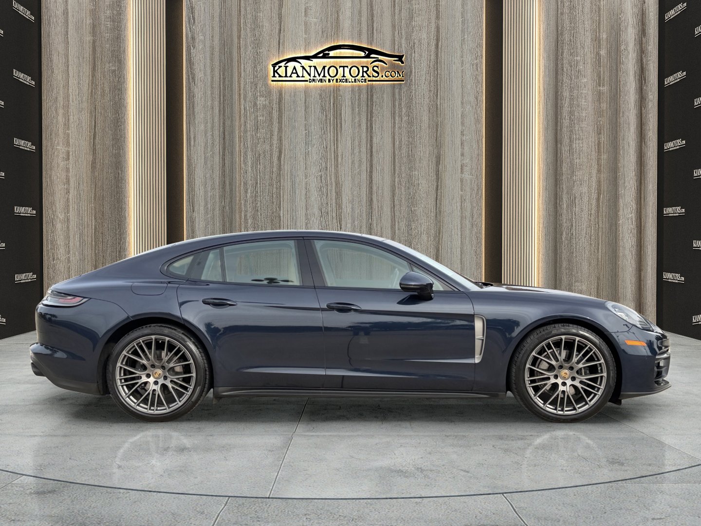 Used 2023 Porsche Panamera 4 Platinum Edition image 17