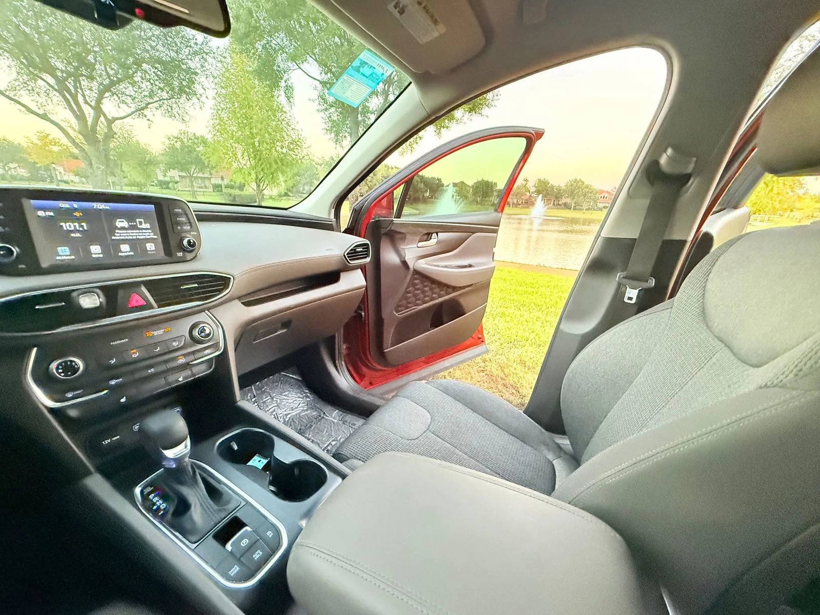 Used 2019 Hyundai Santa Fe SEL image 11