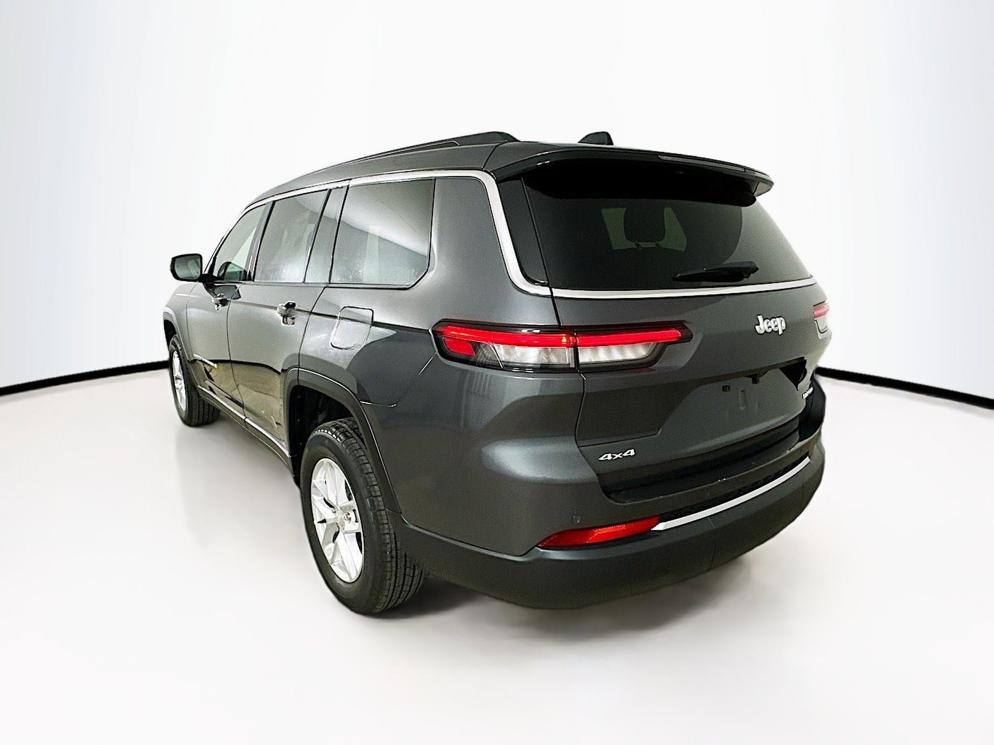 Used 2025 Jeep Grand Cherokee L Laredo w/ Luxury Tech Group I AWD/4WD image 5
