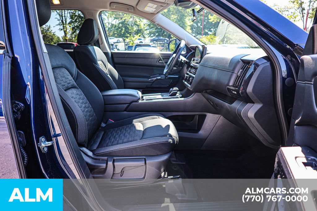 Used 2025 Nissan Pathfinder SV FWD image 22