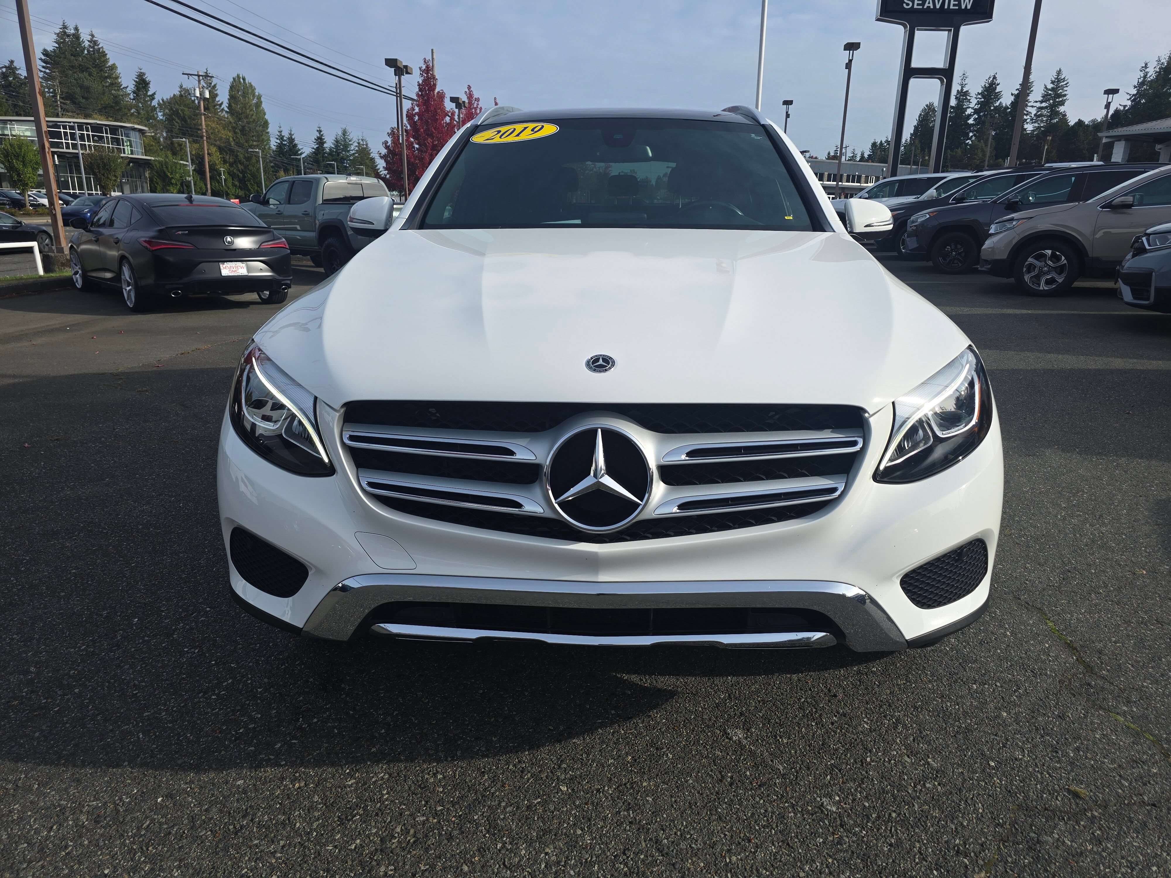 Used 2019 Mercedes-Benz GLC 300 4MATIC image 2