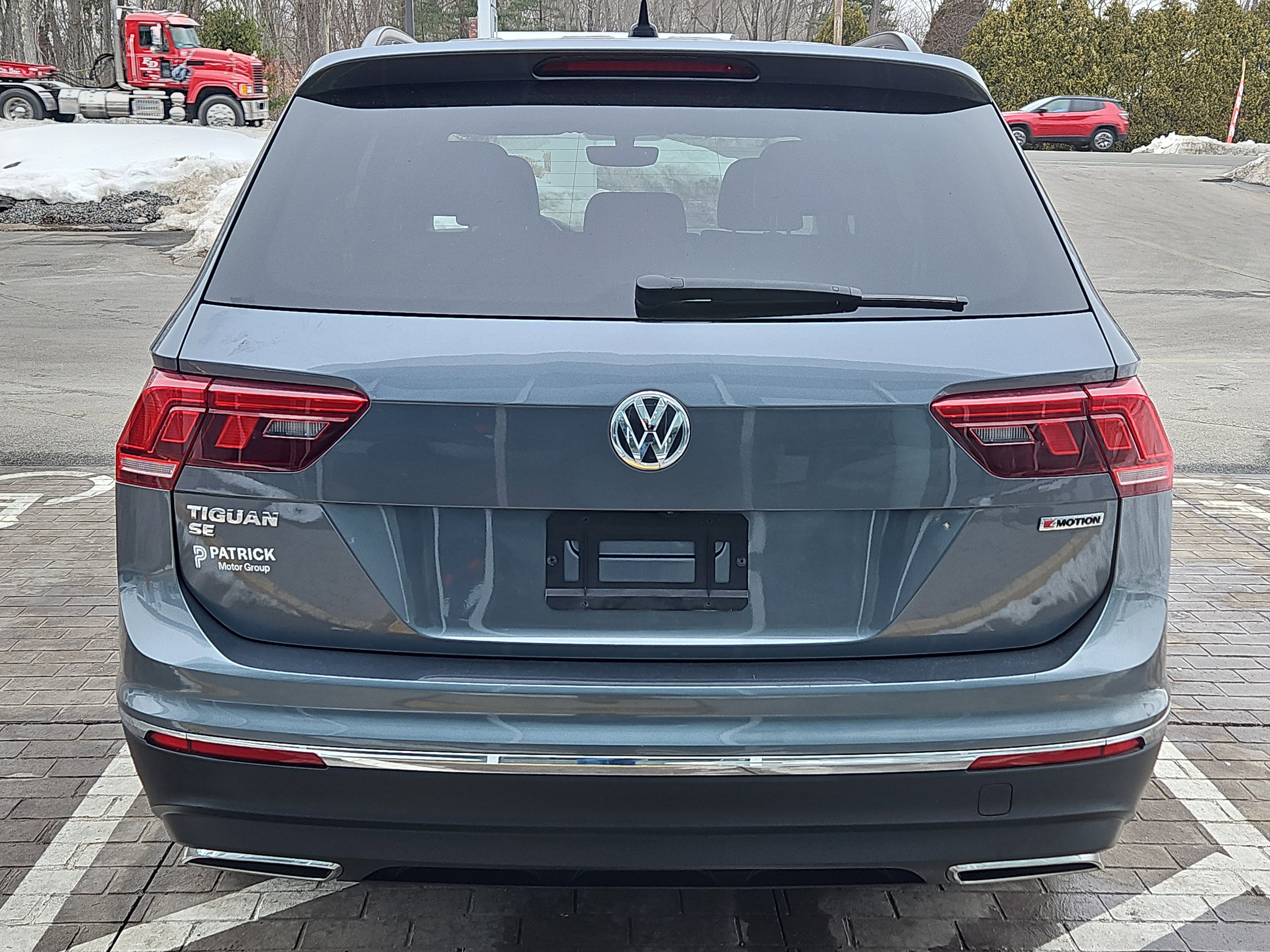 Used 2021 Volkswagen Tiguan SE w/ Panoramic Sunroof Package image 25