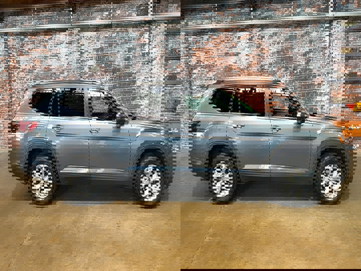 Used 2018 Volkswagen Atlas S image 2