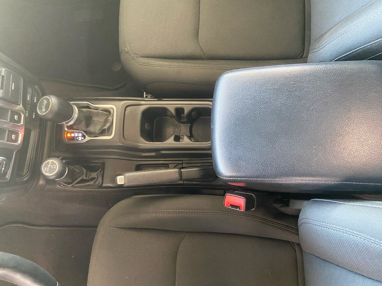 Used 2021 Jeep Wrangler Sport AWD/4WD image 17